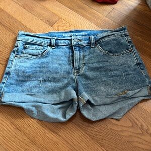 Old navy boyfriend Jean shorts size 6